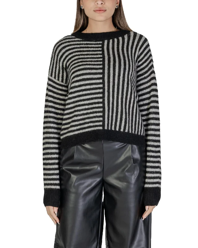 Vero Moda Striped Knitwear with Long Sleeves and Round Neck